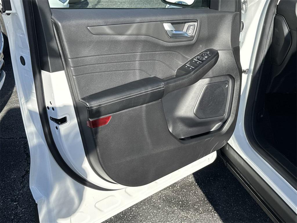 new 2025 Ford Escape PHEV car, priced at $34,390