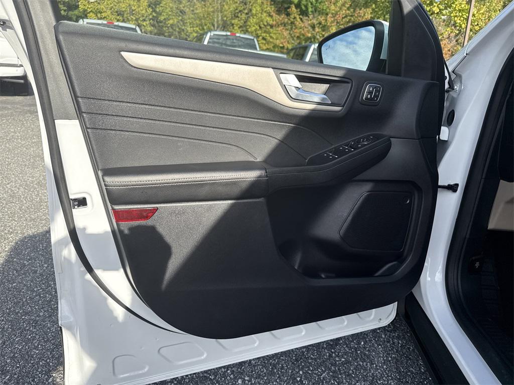 used 2022 Ford Escape car, priced at $20,750