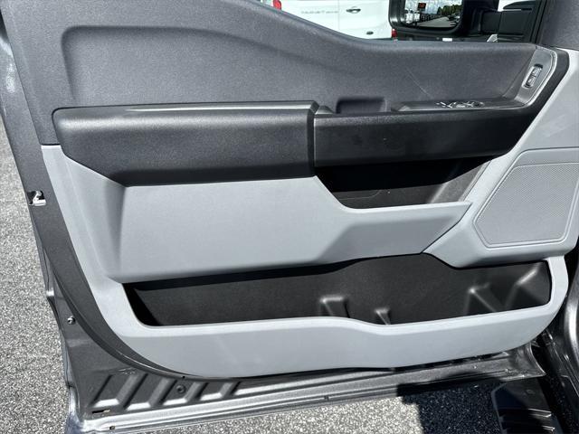 new 2025 Ford F-350 car, priced at $56,625