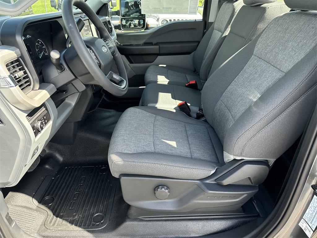 new 2025 Ford F-350 car, priced at $53,125