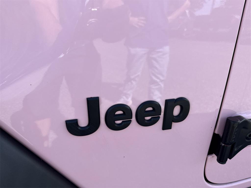 used 2020 Jeep Gladiator car, priced at $27,998