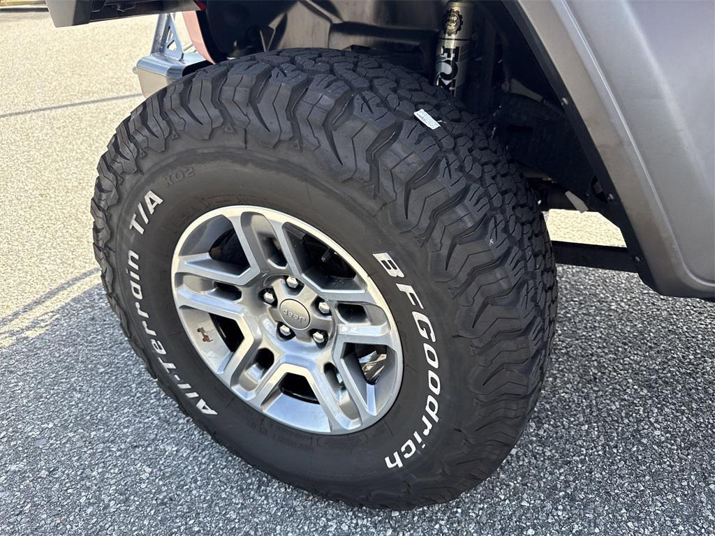 used 2020 Jeep Gladiator car, priced at $27,998