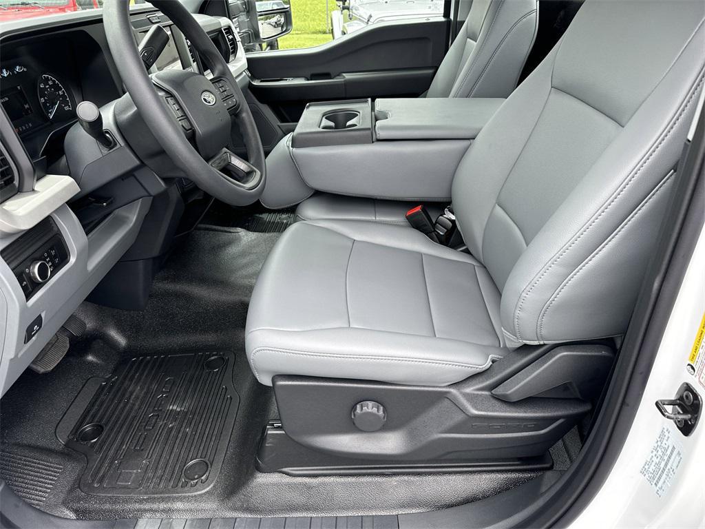 new 2025 Ford F-250 car, priced at $52,295