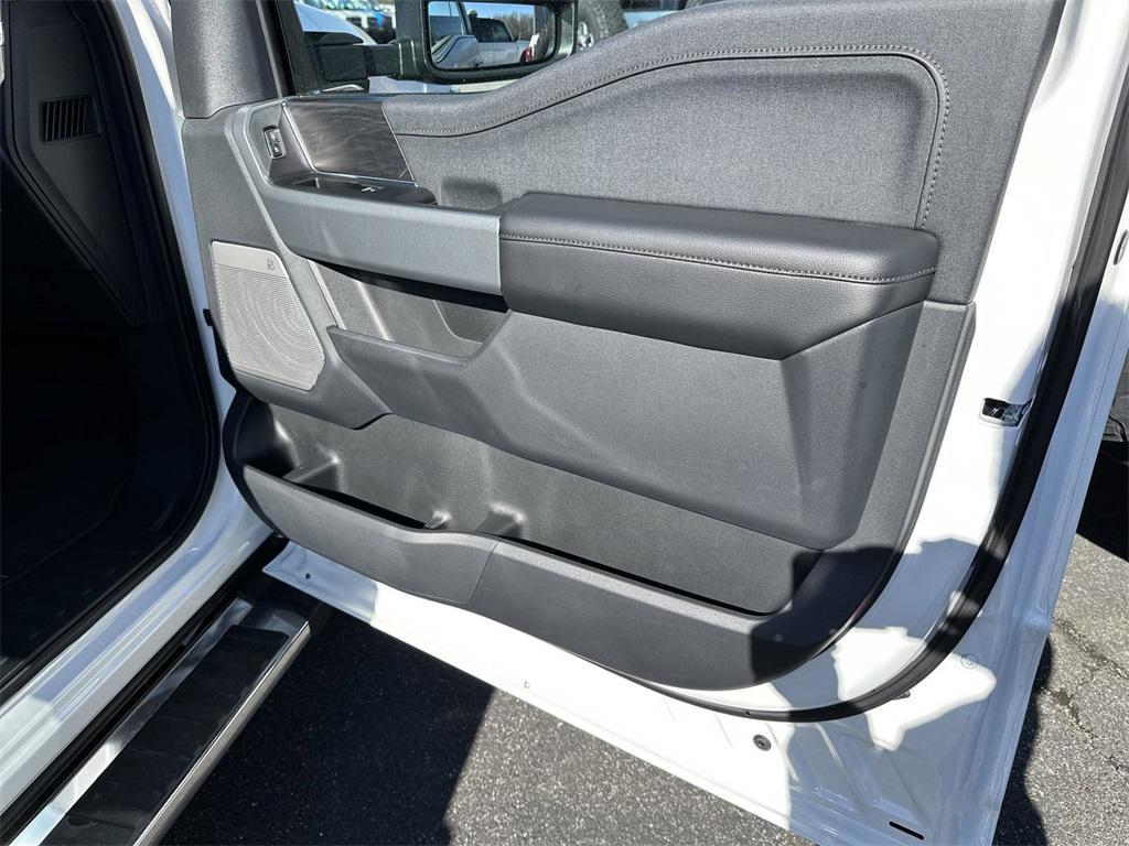 new 2025 Ford F-150 car, priced at $60,880