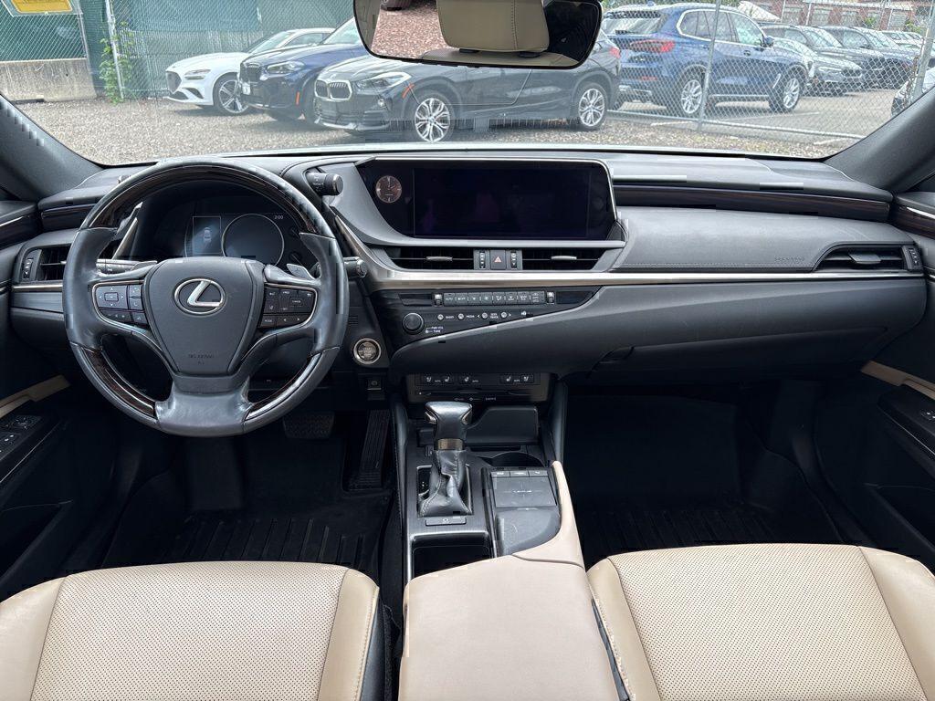 used 2019 Lexus ES 350 car, priced at $27,992