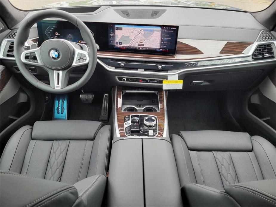 new 2025 BMW X7 car, priced at $118,130