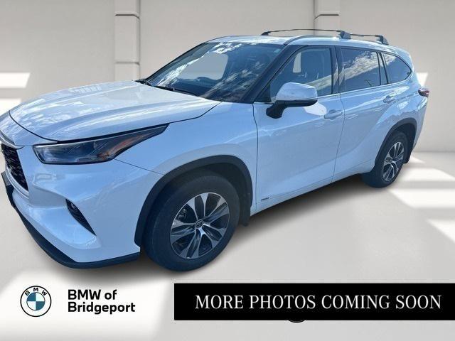 used 2022 Toyota Highlander Hybrid car, priced at $39,991