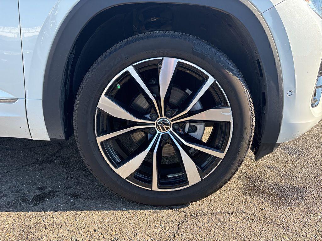 used 2024 Volkswagen Atlas car, priced at $41,499