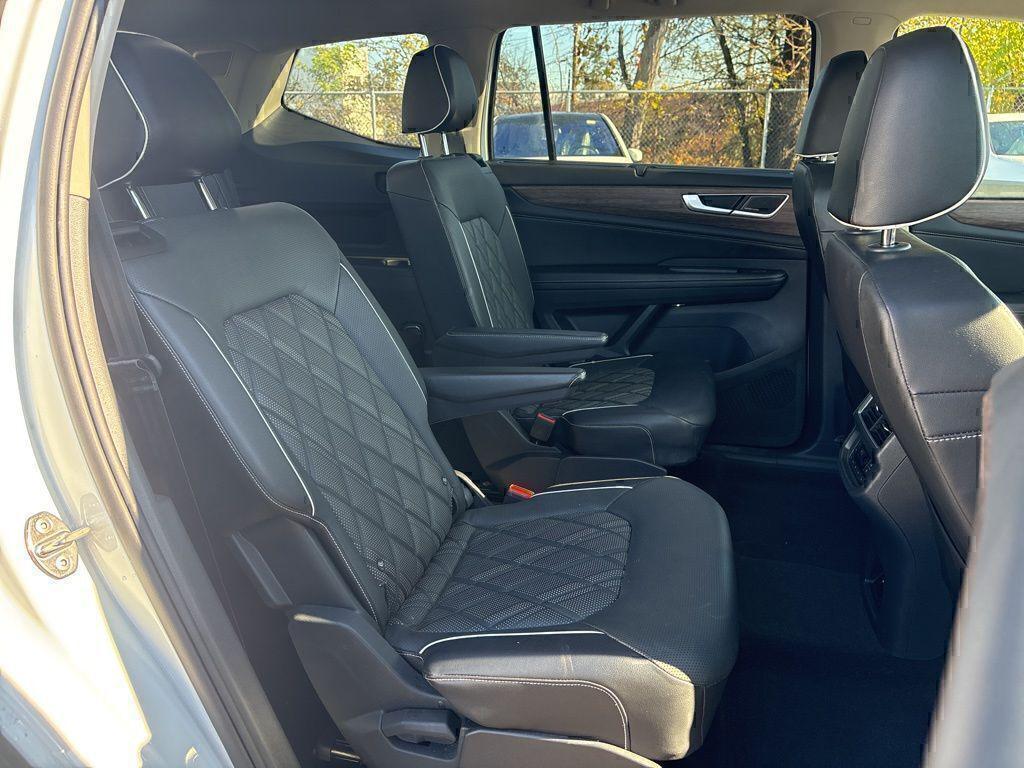 used 2024 Volkswagen Atlas car, priced at $41,499