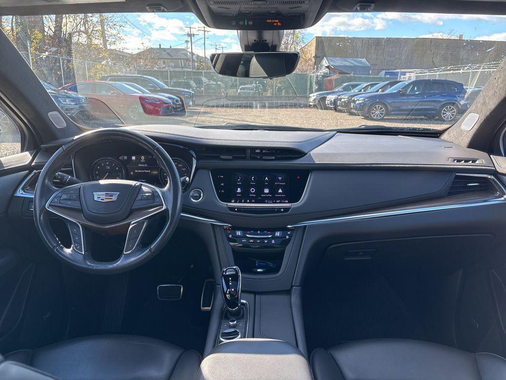 used 2023 Cadillac XT5 car, priced at $33,991