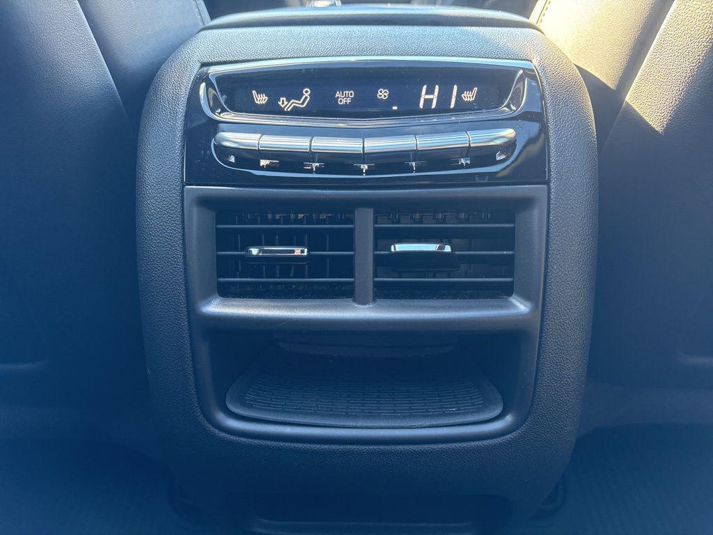 used 2023 Cadillac XT5 car, priced at $33,991