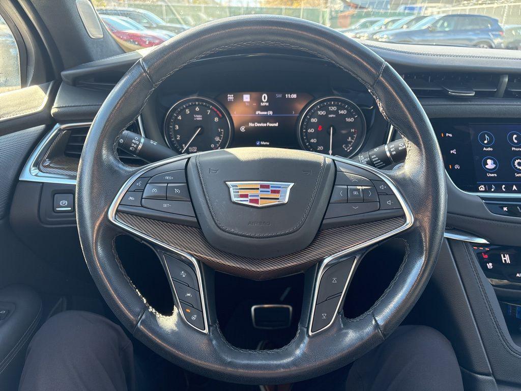 used 2023 Cadillac XT5 car, priced at $33,991