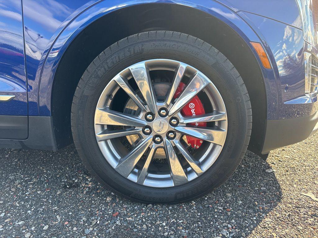 used 2023 Cadillac XT5 car, priced at $33,991