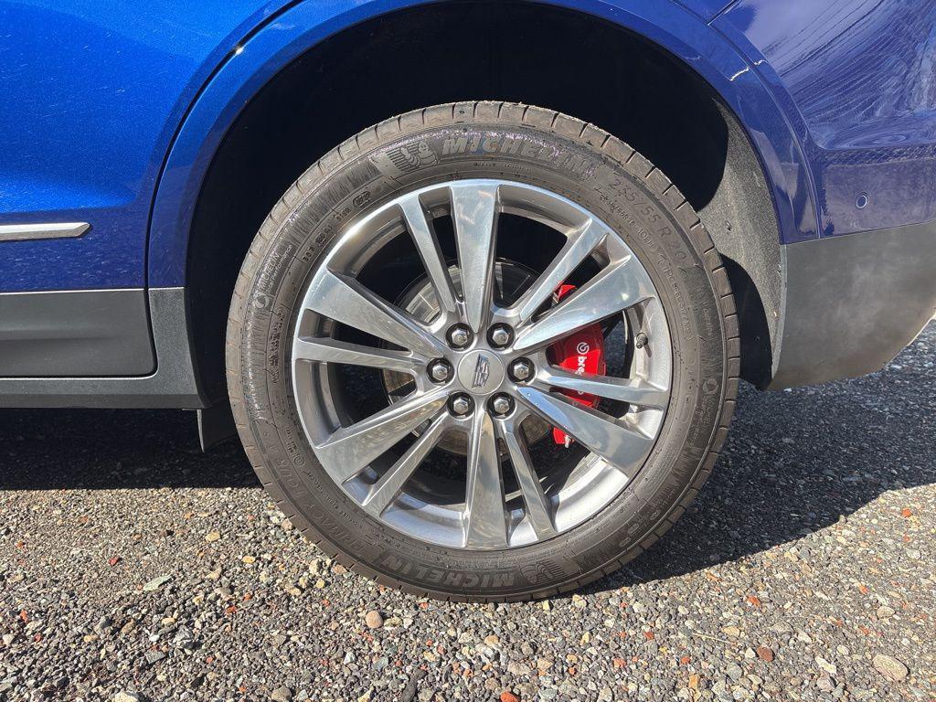 used 2023 Cadillac XT5 car, priced at $33,991