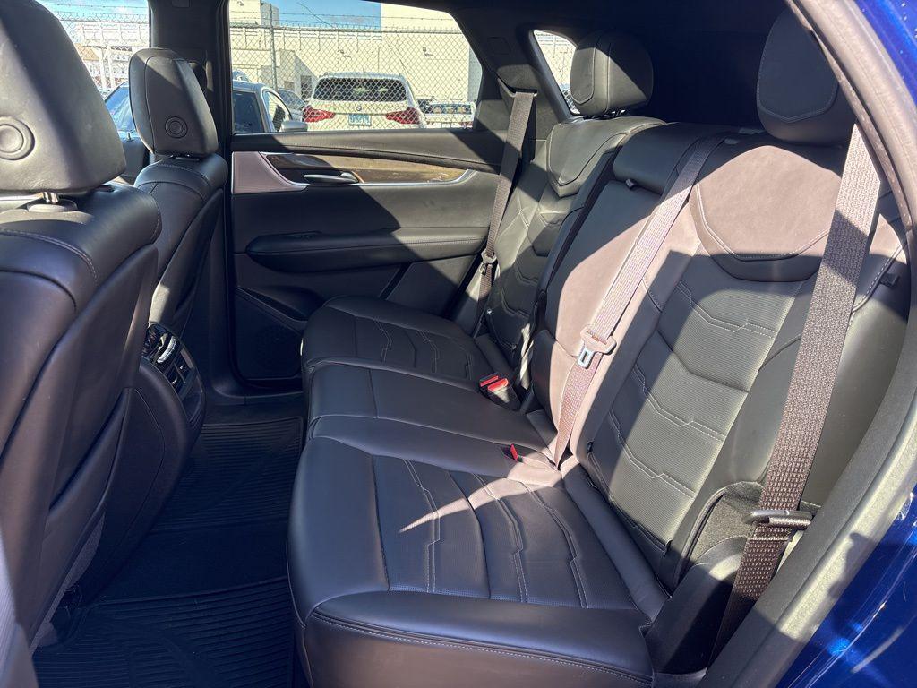 used 2023 Cadillac XT5 car, priced at $33,991