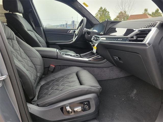 new 2025 BMW X7 car, priced at $94,360