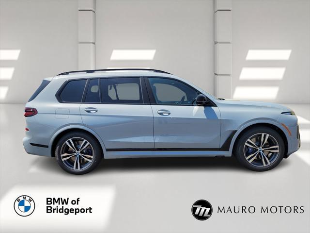 new 2025 BMW X7 car, priced at $118,105