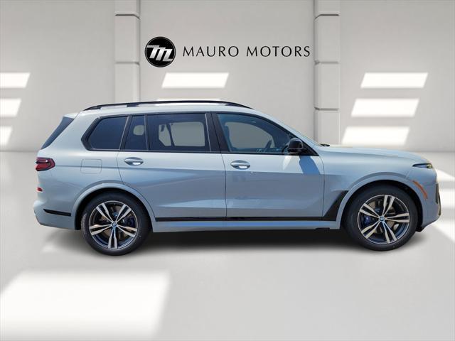 new 2025 BMW X7 car, priced at $118,105