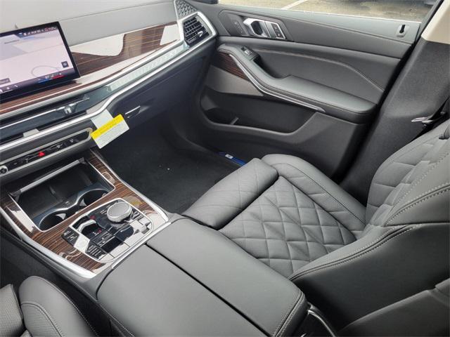 new 2025 BMW X7 car, priced at $91,960