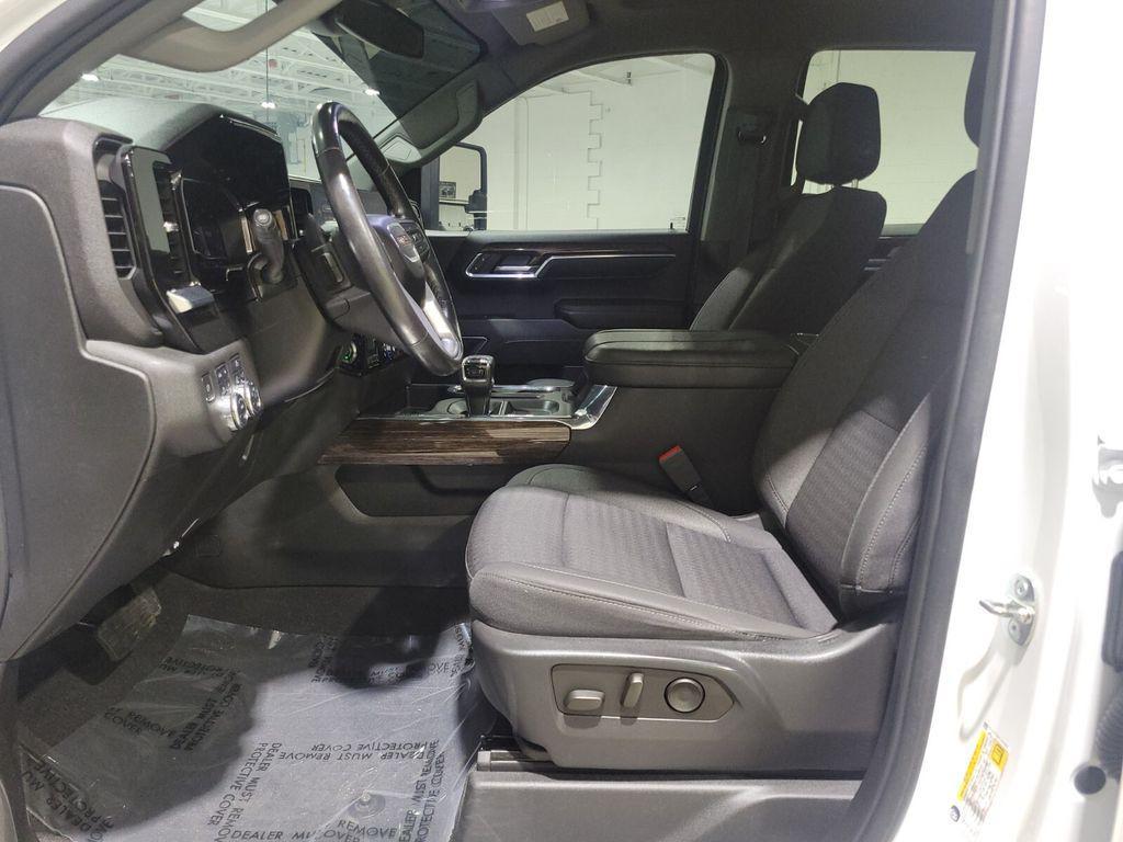 used 2023 GMC Sierra 1500 car, priced at $43,693