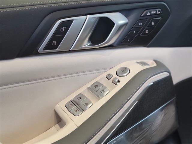 new 2025 BMW X7 car, priced at $161,645