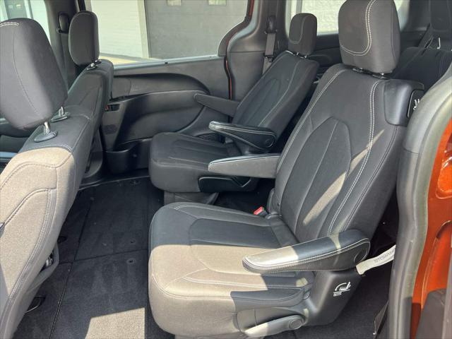 used 2018 Chrysler Pacifica car, priced at $17,995