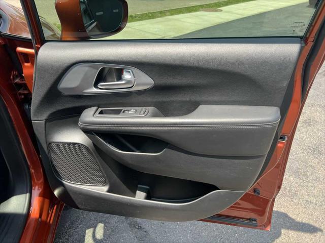 used 2018 Chrysler Pacifica car, priced at $17,995