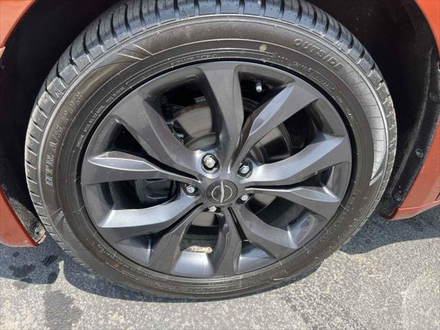 used 2018 Chrysler Pacifica car, priced at $17,995