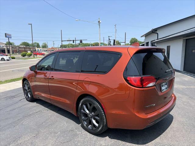 used 2018 Chrysler Pacifica car, priced at $17,995