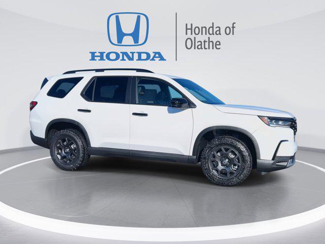 new 2025 Honda Pilot car, priced at $51,350