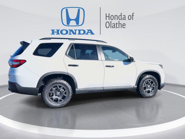 new 2025 Honda Pilot car, priced at $51,350