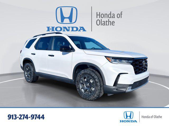new 2025 Honda Pilot car, priced at $51,350