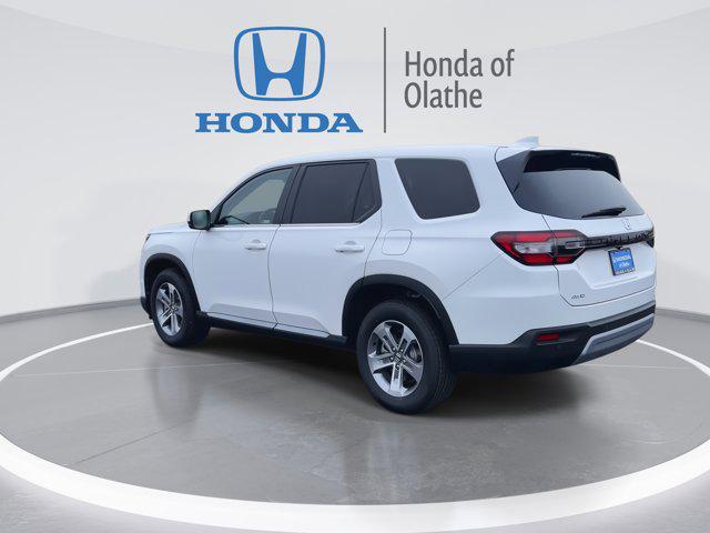 new 2025 Honda Pilot car, priced at $44,290