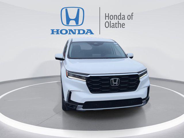 new 2025 Honda Pilot car, priced at $44,290