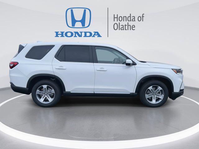 new 2025 Honda Pilot car, priced at $44,290