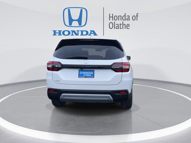 new 2025 Honda Pilot car, priced at $44,290