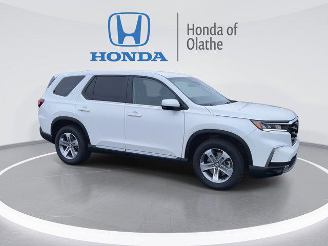 new 2025 Honda Pilot car, priced at $44,290