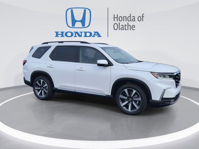 new 2025 Honda Pilot car, priced at $51,550