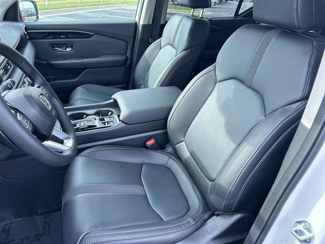 new 2025 Honda Pilot car, priced at $51,550