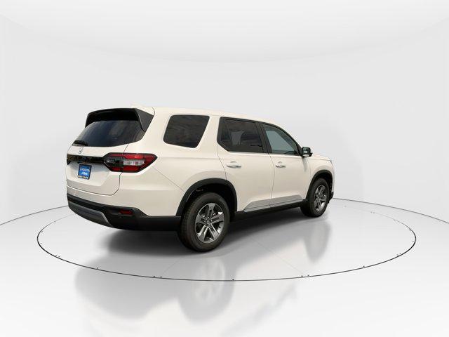 new 2025 Honda Pilot car, priced at $45,735