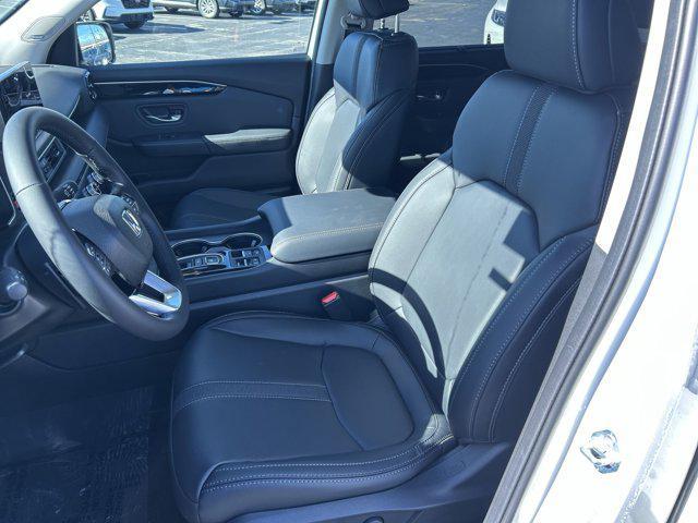 new 2025 Honda Pilot car, priced at $49,780