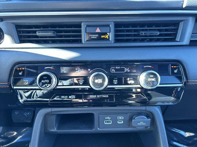 used 2025 Honda Pilot car, priced at $41,901