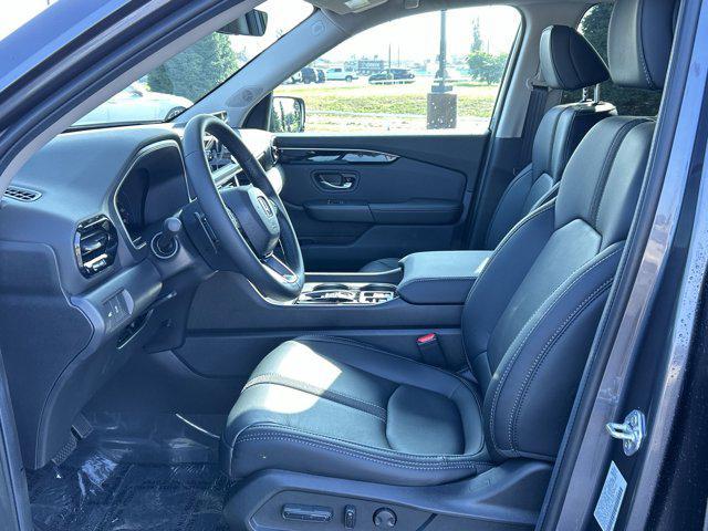 new 2025 Honda Pilot car, priced at $44,595