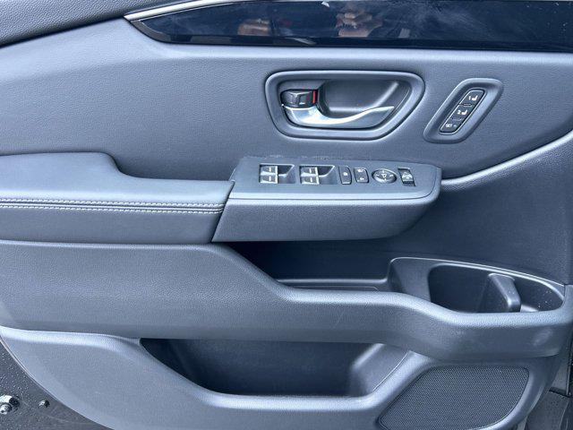 new 2025 Honda Pilot car, priced at $48,595