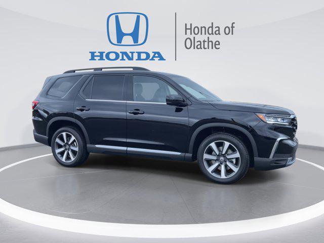 new 2025 Honda Pilot car, priced at $48,595