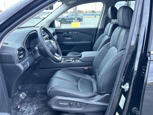 new 2025 Honda Pilot car, priced at $48,595