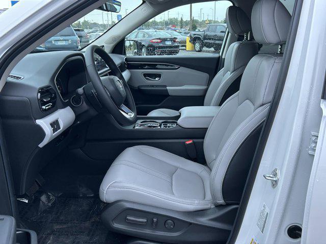 new 2025 Honda Pilot car, priced at $45,050