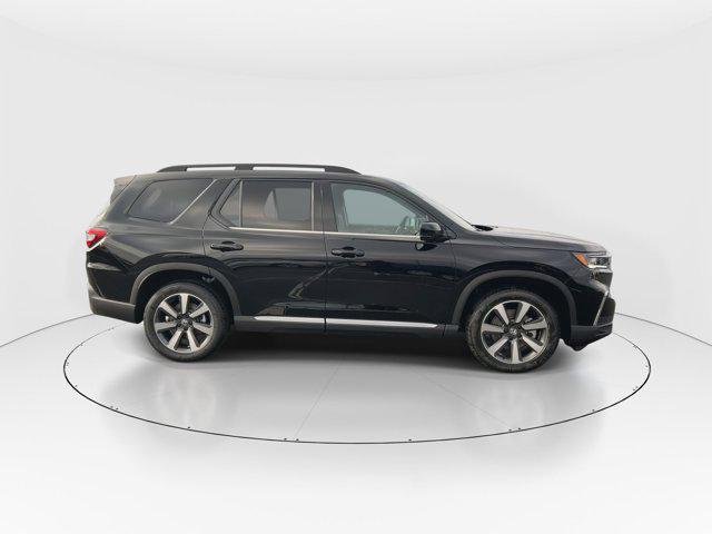 new 2025 Honda Pilot car, priced at $47,995