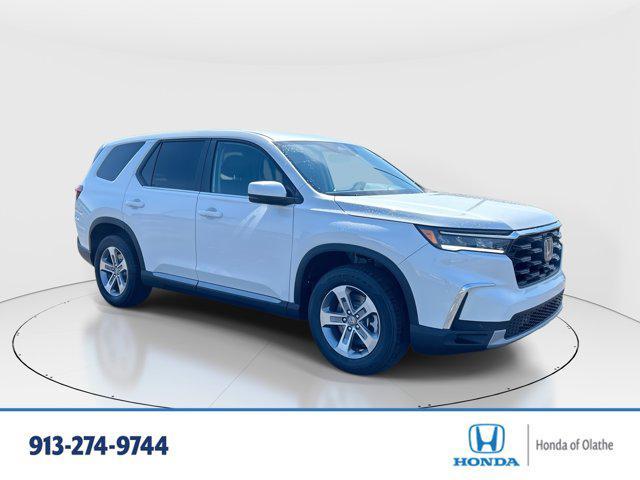new 2025 Honda Pilot car, priced at $45,280