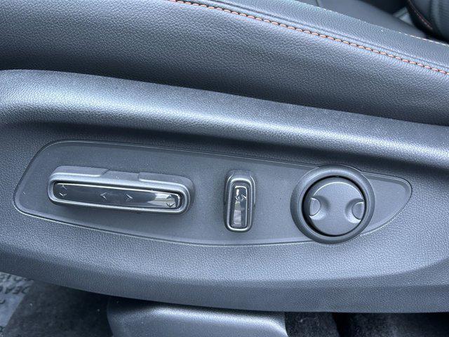 new 2026 Honda CR-V Hybrid car, priced at $39,925